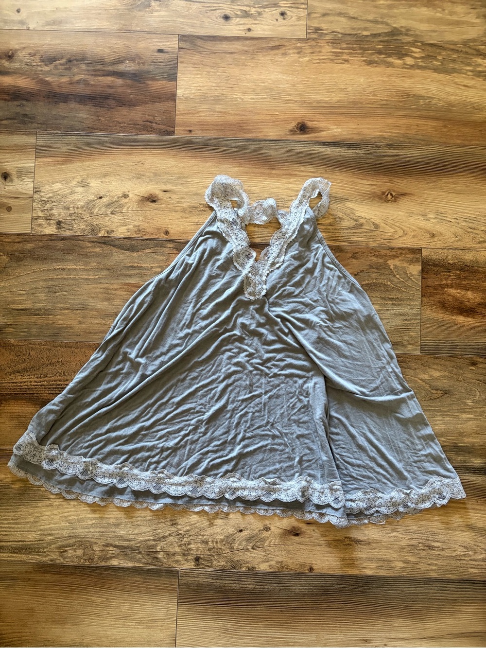 POL Lace-Trim Tank Top in Light Gray with White Lace